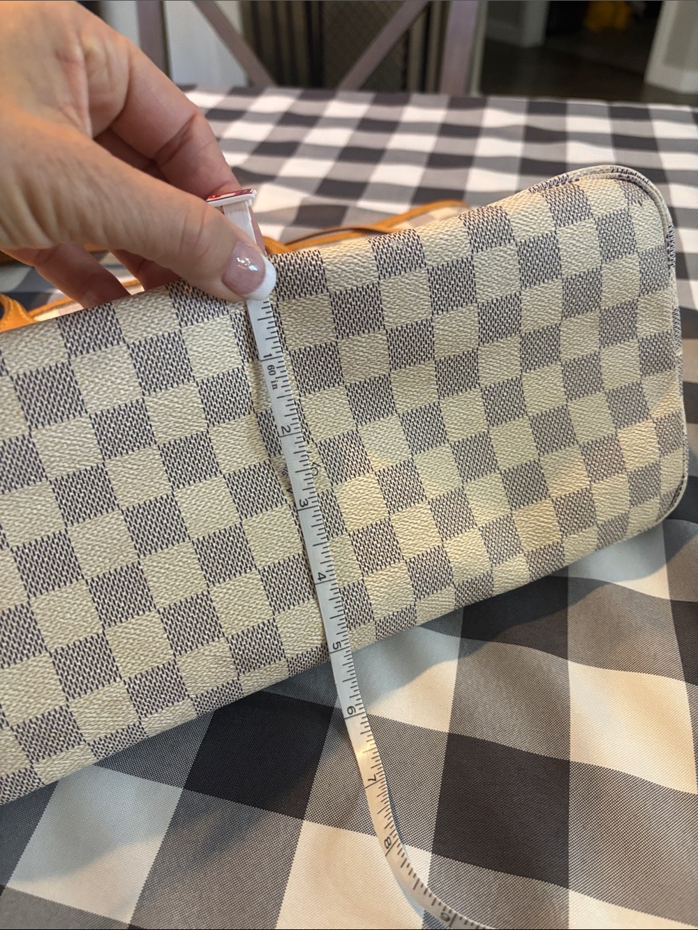 Louis Vuitton Damier Azur Checkered MM Neverfull tote in Light Gray and Cream - Picture 10 of 10